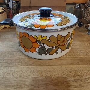 Vintage San Ignacio 5 Qt. Enamel Dutch Oven w/Lid Retro Floral Pattern